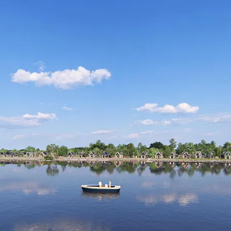 At The Ijsselmeer 8p Villa Enkhuizen
