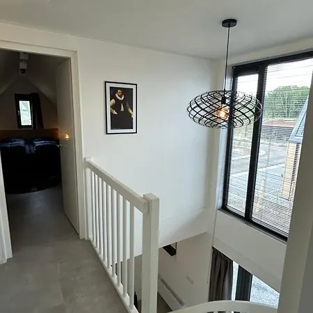 At The Ijsselmeer 8p Enkhuizen