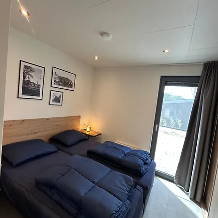 At The Ijsselmeer 8p *