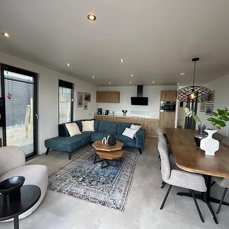 At The Ijsselmeer 8p