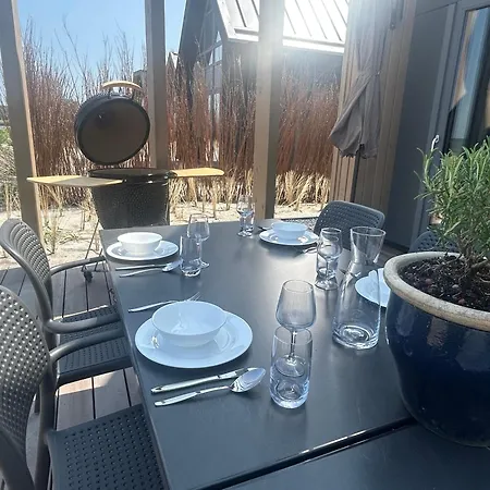 At The Ijsselmeer 8p Enkhuizen