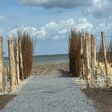 At The Ijsselmeer 8p Villa Enkhuizen