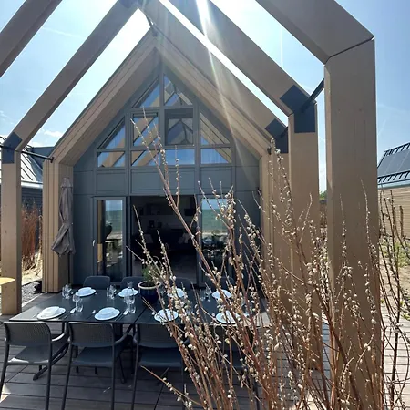 At The Ijsselmeer 8p Enkhuizen