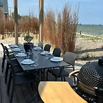At The Ijsselmeer 8p Villa Enkhuizen