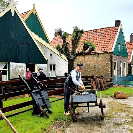 At The Ijsselmeer 8p Villa